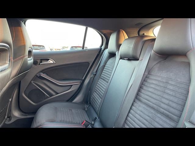 MERCEDES-BENZ GLA 200 usata 9