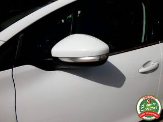 PEUGEOT 2008 usata, con Autoradio digitale