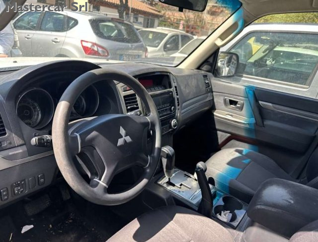 MITSUBISHI Pajero usata, con Autoradio