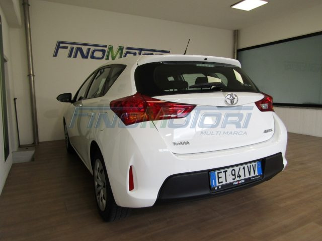 TOYOTA Auris usata, con Fari Xenon