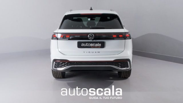 VOLKSWAGEN Tiguan usata, con Autoradio