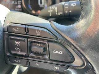 TOYOTA Yaris usata, con Fari LED