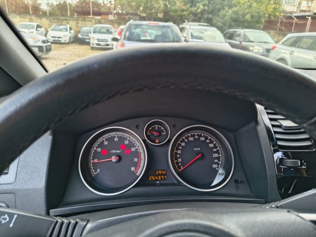 OPEL Zafira usata, con Autoradio