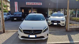 MERCEDES-BENZ A 200 d Automatic 4Matic Premium 