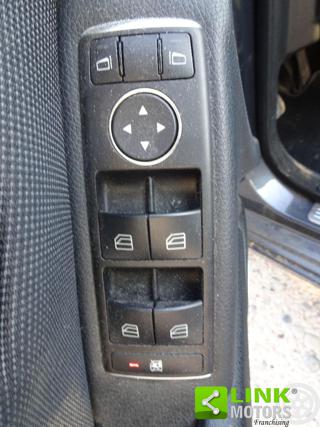 MERCEDES-BENZ C 180 usata, con Lettore CD