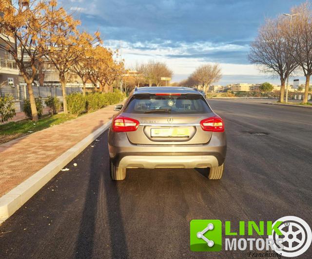 MERCEDES-BENZ GLA 200 usata, con Alzacristalli elettrici