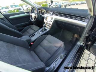 VOLKSWAGEN Passat Variant usata 22
