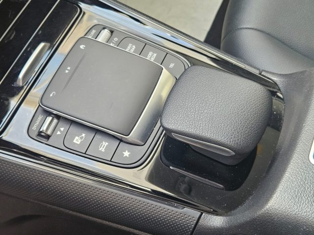 MERCEDES-BENZ GLA 180 usata, con Controllo vocale