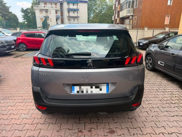 PEUGEOT 5008 usata, con Autoradio