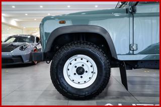 LAND ROVER Defender usata, con Trazione integrale