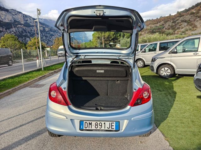 OPEL Corsa usata, con Servosterzo