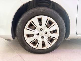 TOYOTA Yaris usata 11