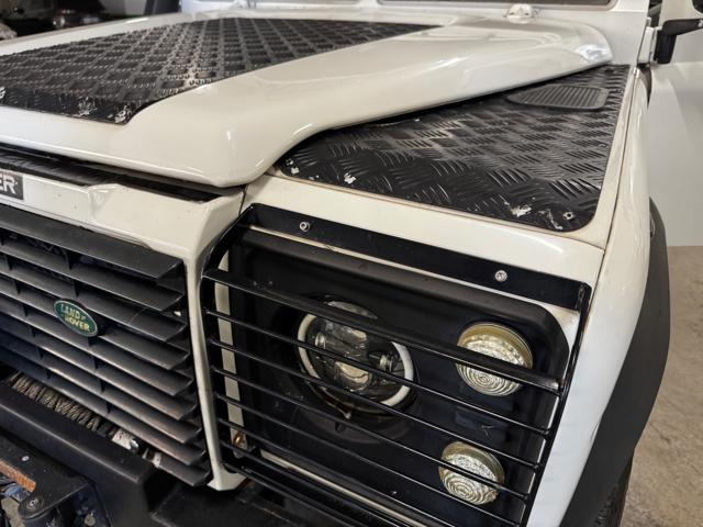 LAND ROVER Defender usata 23