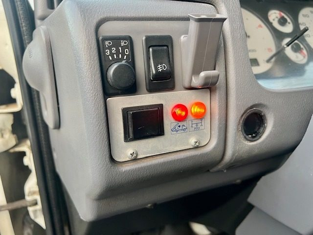 NISSAN Cabstar usata 10