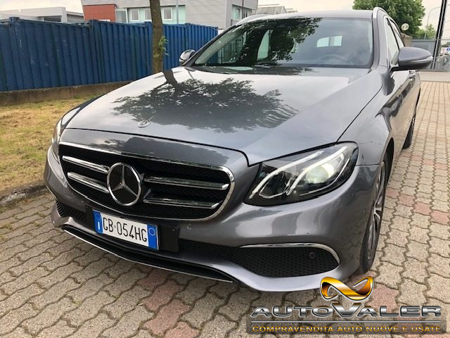 MERCEDES-BENZ E 200 usata, con Boardcomputer