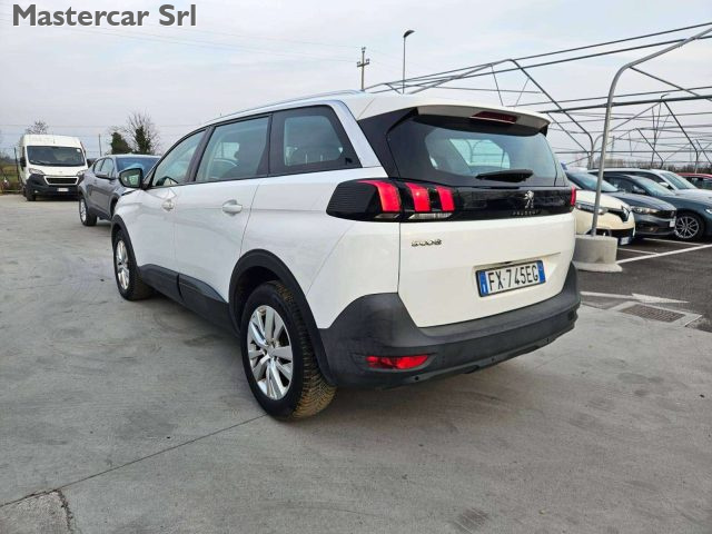 PEUGEOT 5008 usata, con Airbag laterali