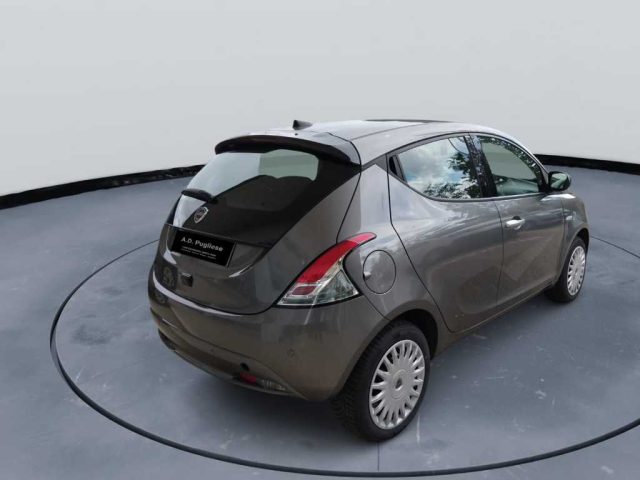LANCIA Ypsilon usata, con Autoradio