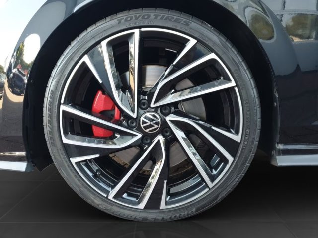 VOLKSWAGEN Golf usata, con Airbag laterali