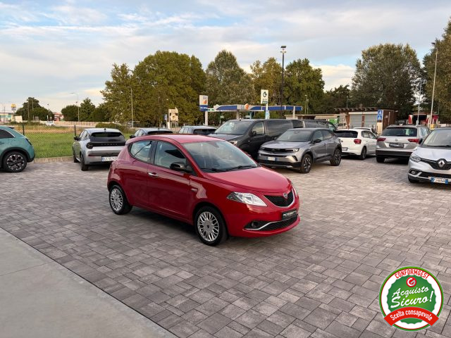 LANCIA Ypsilon usata, con Autoradio