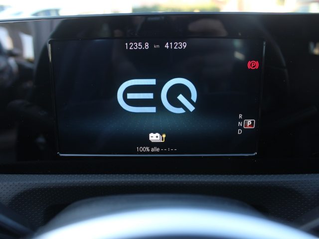 MERCEDES-BENZ A 250 usata, con Leve al volante
