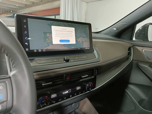 NISSAN Qashqai usata, con Fari LED