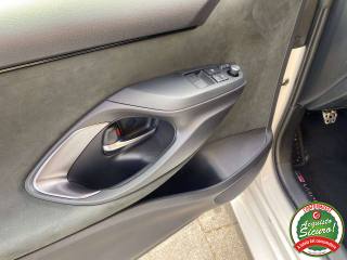 TOYOTA Yaris usata, con Autoradio