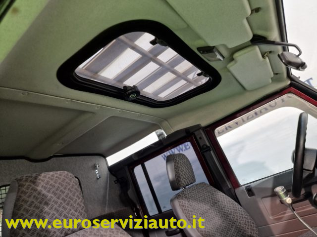 LAND ROVER Defender usata 25