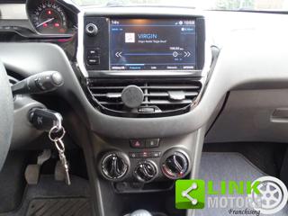 PEUGEOT 208 usata, con Volante in pelle