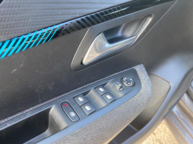 PEUGEOT 208 usata, con Boardcomputer