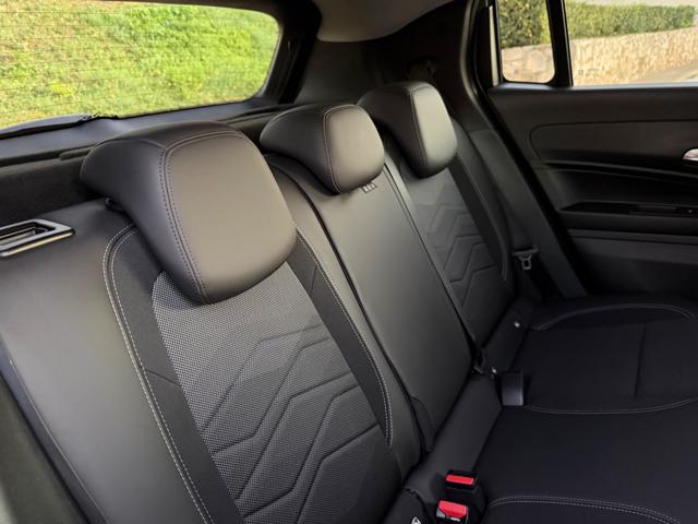 JEEP Avenger usata, con USB