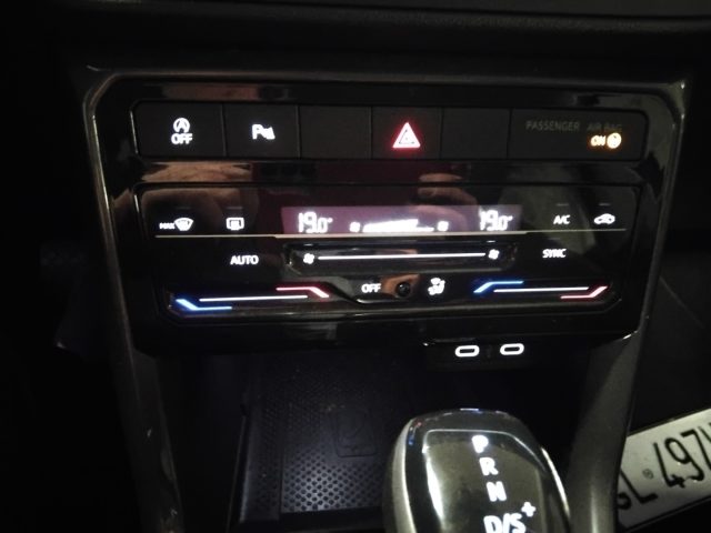 VOLKSWAGEN T-Cross usata, con Autoradio digitale