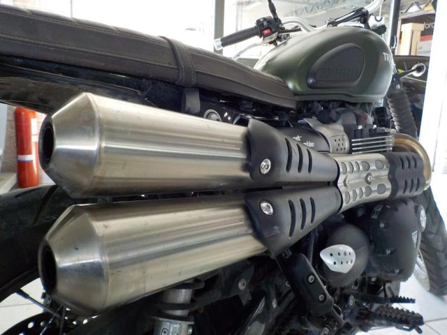 TRIUMPH Street Scrambler 900 usata 11