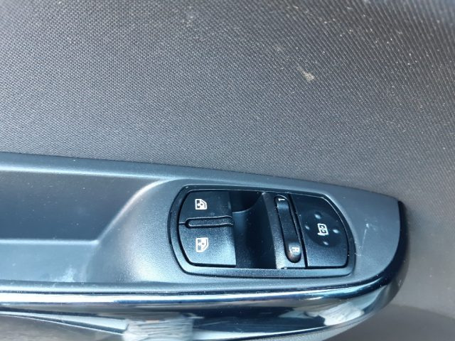 OPEL Corsa usata, con Controllo trazione