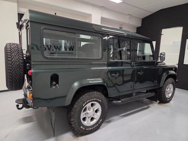 LAND ROVER Defender usata, con Autoradio