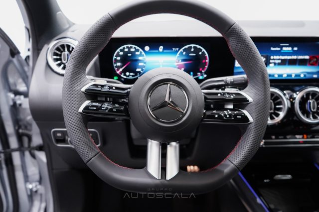 MERCEDES-BENZ GLA 200 usata, con Sistema di navigazione