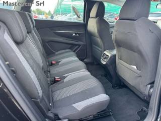PEUGEOT 5008 usata, con Sistema di navigazione