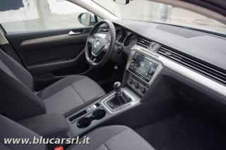 VOLKSWAGEN Passat usata, con Controllo trazione