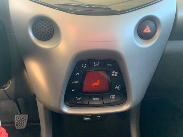 TOYOTA Aygo usata, con Controllo automatico clima