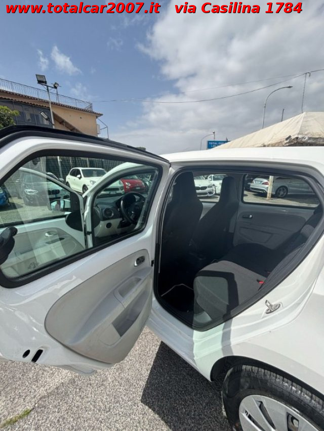 VOLKSWAGEN up! usata, con ESP