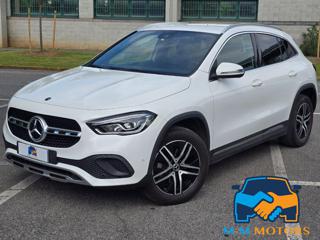 MERCEDES-BENZ GLA 200 Automatic Progressive