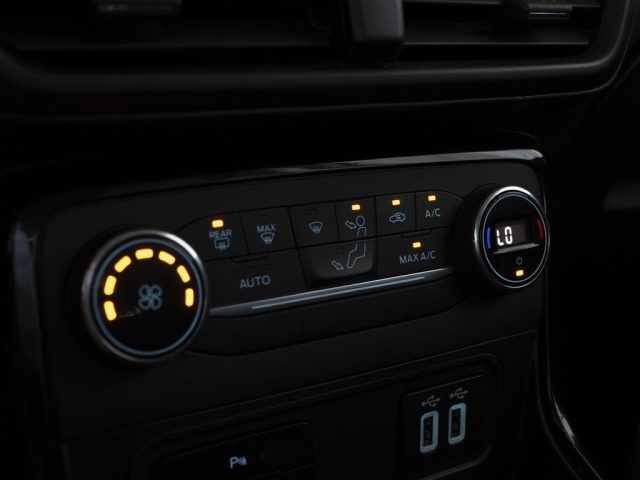 FORD EcoSport usata, con Specchietti laterali elettrici