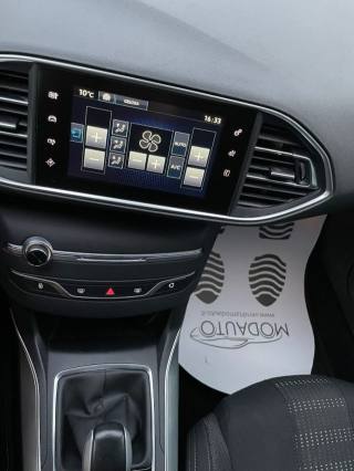 PEUGEOT 308 usata, con USB