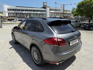 PORSCHE Cayenne usata, con Autoradio