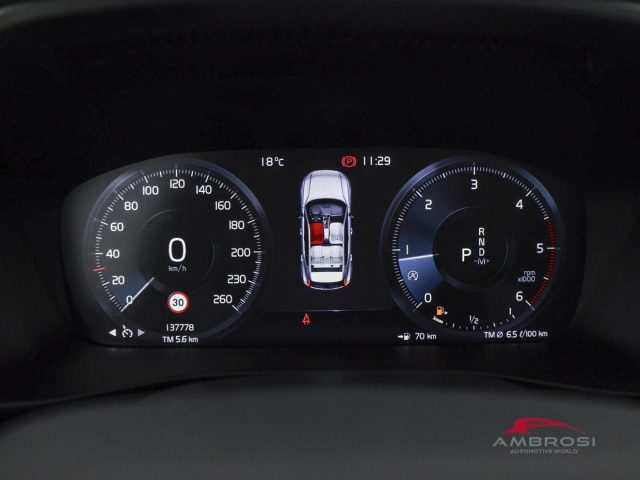 VOLVO XC40 usata 12