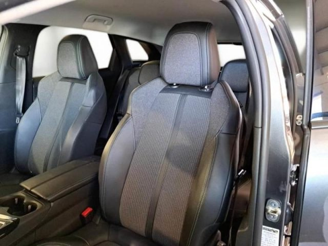 PEUGEOT 3008 usata, con Cruise Control