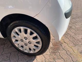 HYUNDAI i10 usata 13