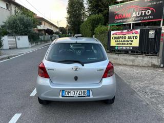 TOYOTA Yaris usata, con Autoradio