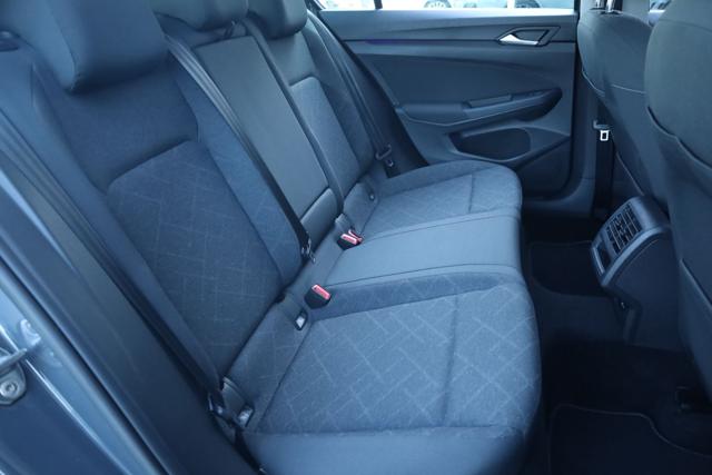 VOLKSWAGEN Golf usata, con Sensori di parcheggio anteriori