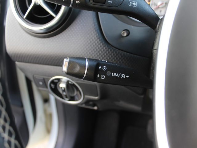 MERCEDES-BENZ A 180 usata, con Lettore CD