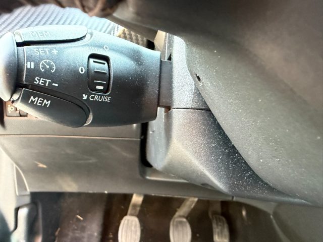 PEUGEOT 208 usata, con Autoradio digitale